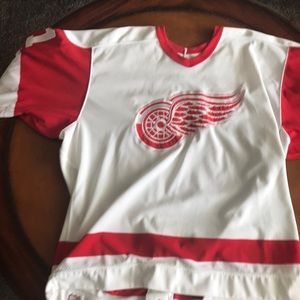 Detroit redwings sweater